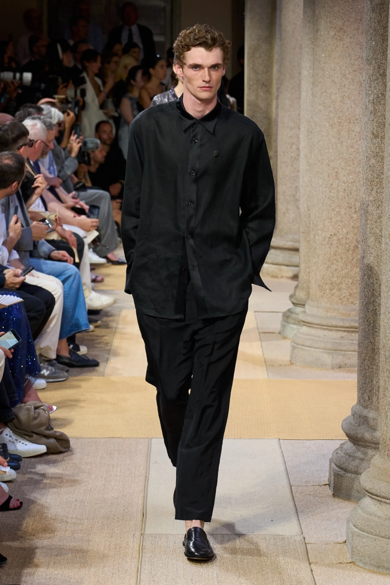 00142-giorgio-armani-spring-2027-menswear-credit-gorunway.webp