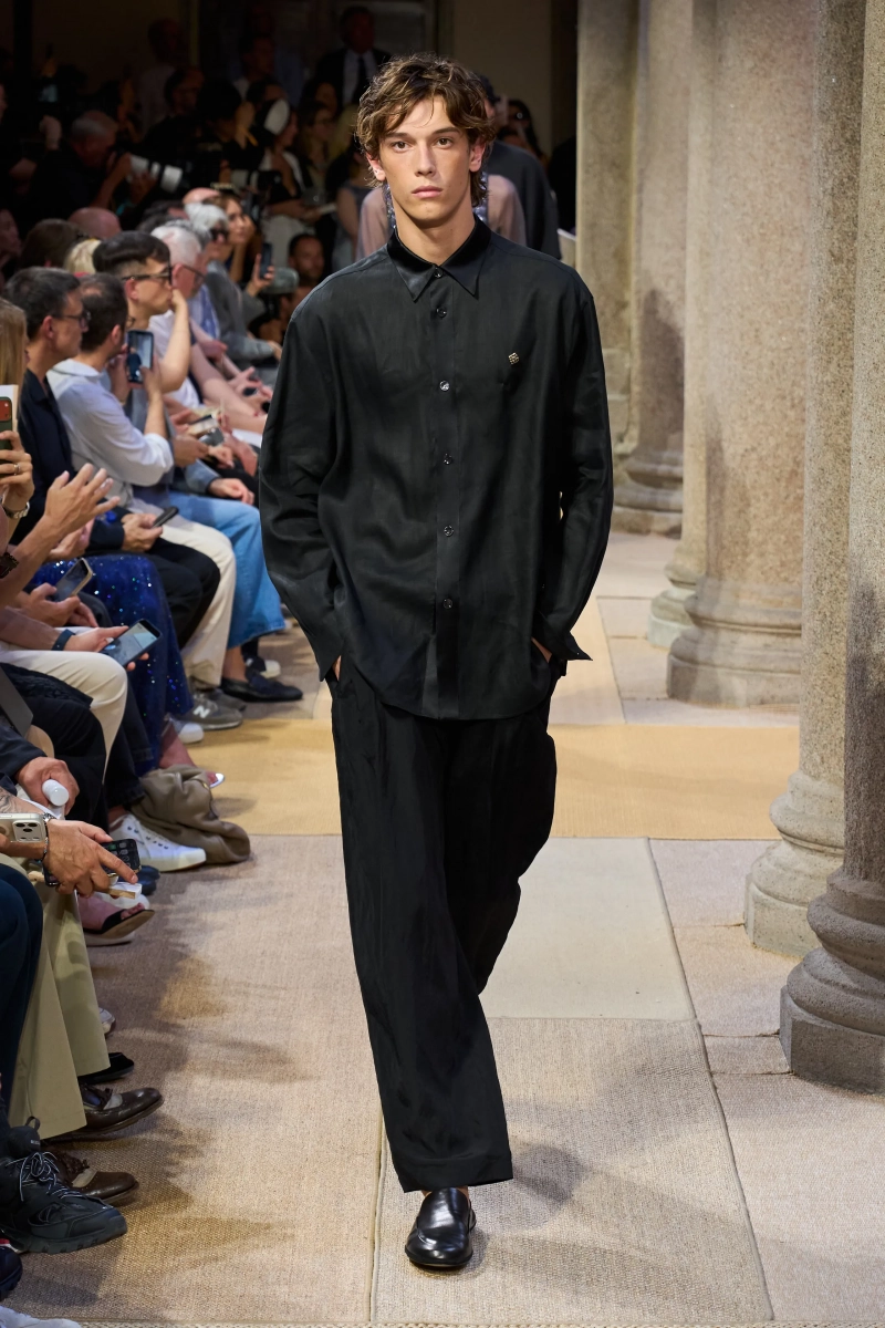 00144-giorgio-armani-spring-2027-menswear-credit-gorunway.webp