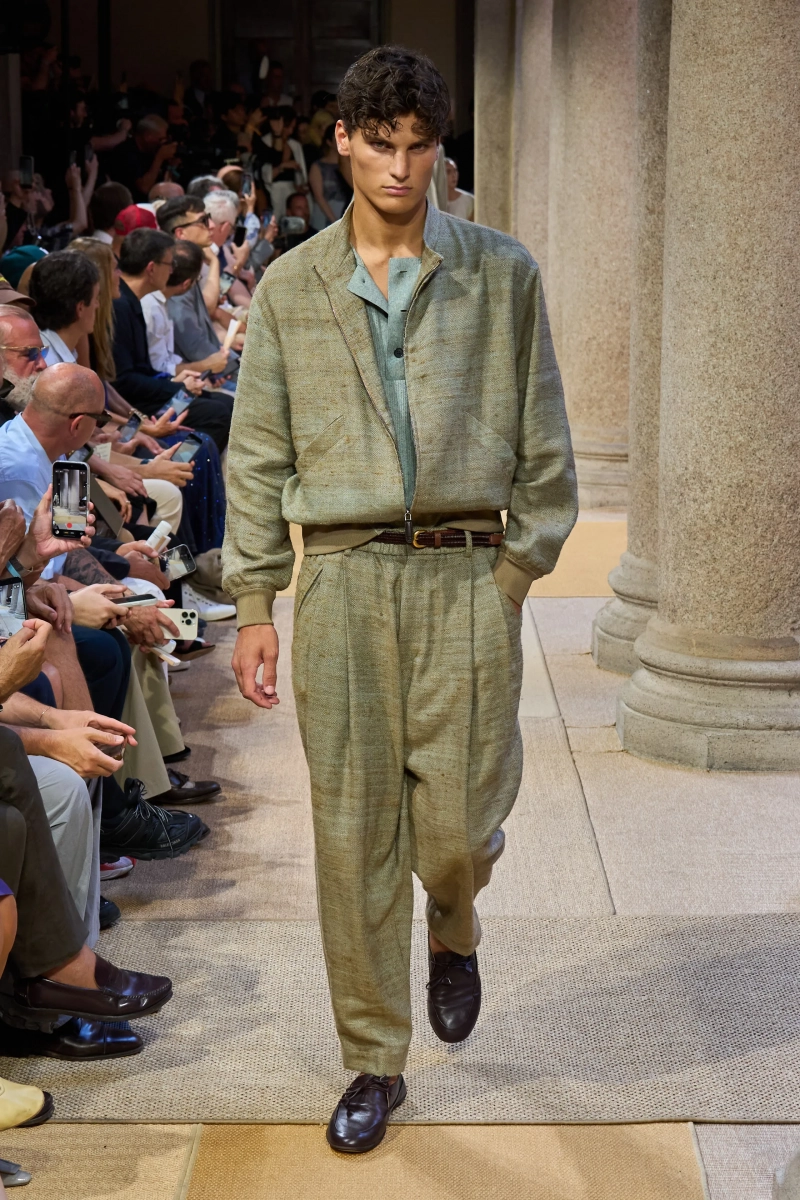 00016-giorgio-armani-spring-2027-menswear-credit-gorunway.webp