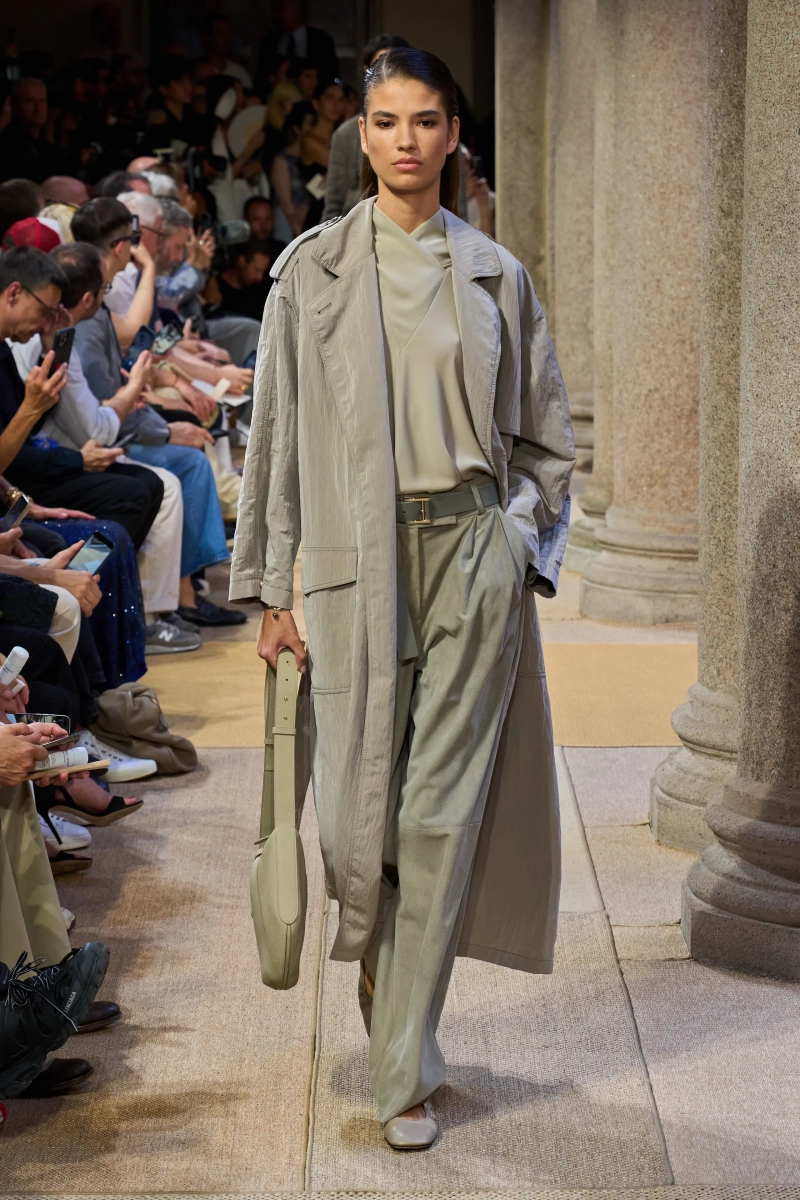 00014-giorgio-armani-resort-2027-credit-gorunway.webp
