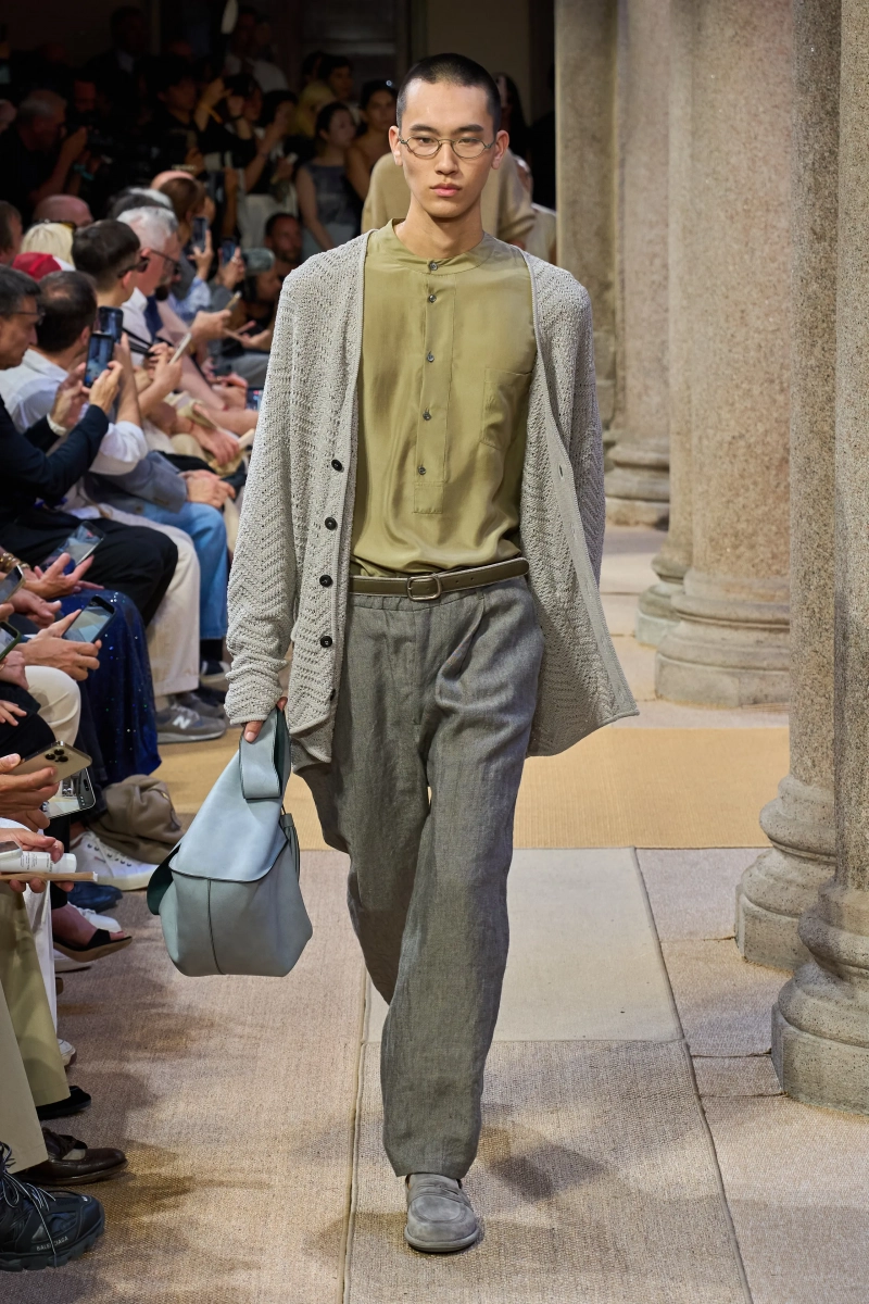 00017-giorgio-armani-spring-2027-menswear-credit-gorunway.webp