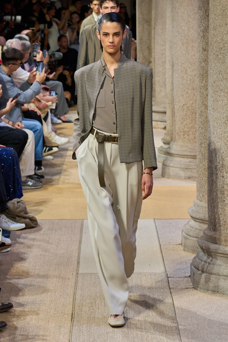 00003-giorgio-armani-resort-2027-credit-gorunway.webp