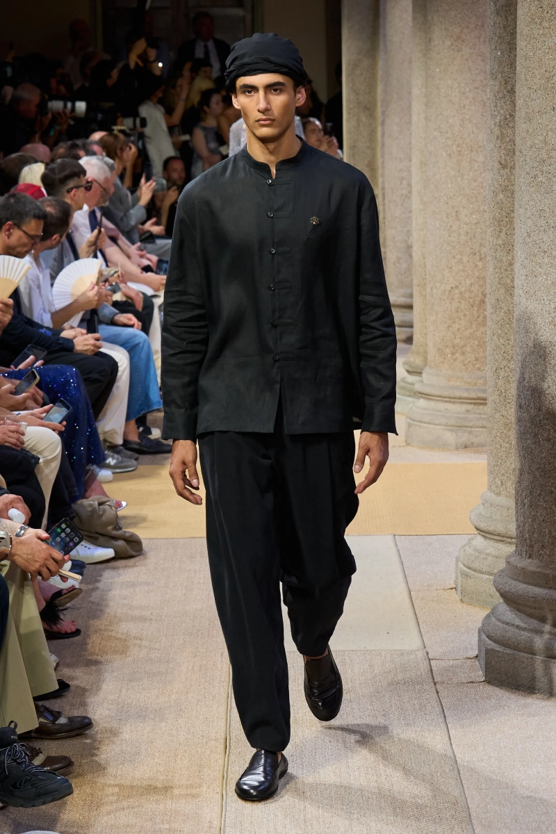 00150-giorgio-armani-spring-2027-menswear-credit-gorunway.webp