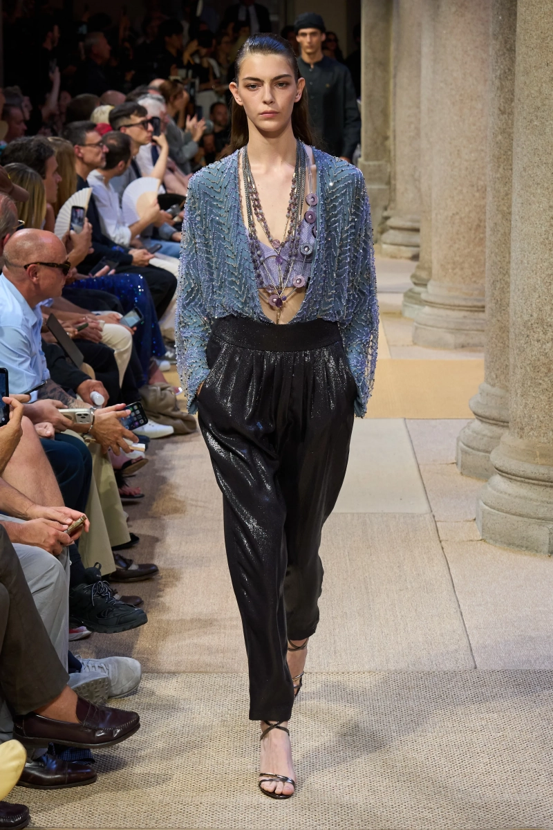 00033-giorgio-armani-resort-2027-credit-gorunway.webp