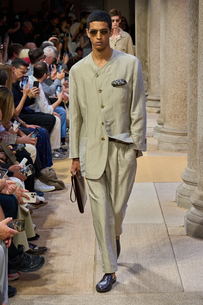 00026-giorgio-armani-spring-2027-menswear-credit-gorunway.webp
