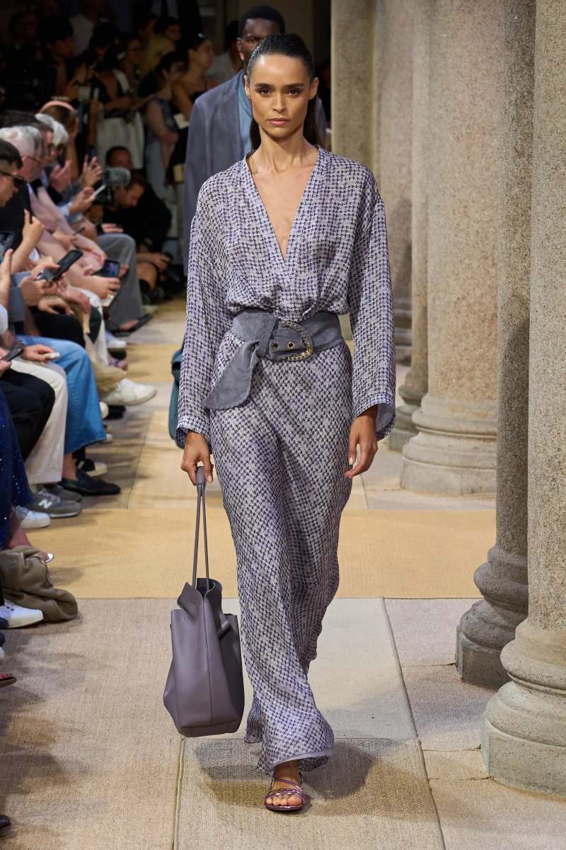 00110-giorgio-armani-spring-2027-menswear-credit-gorunway.webp