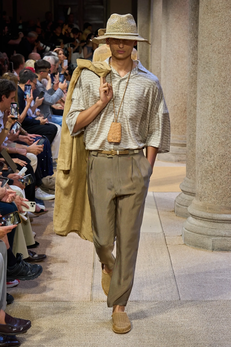 00022-giorgio-armani-spring-2027-menswear-credit-gorunway.webp