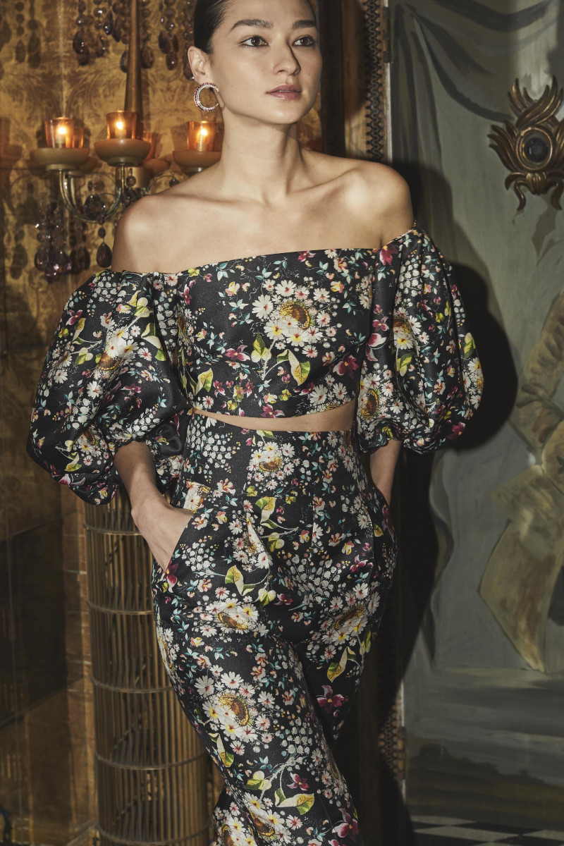 00028-monique-Lhuillier-fall-2019.jpg