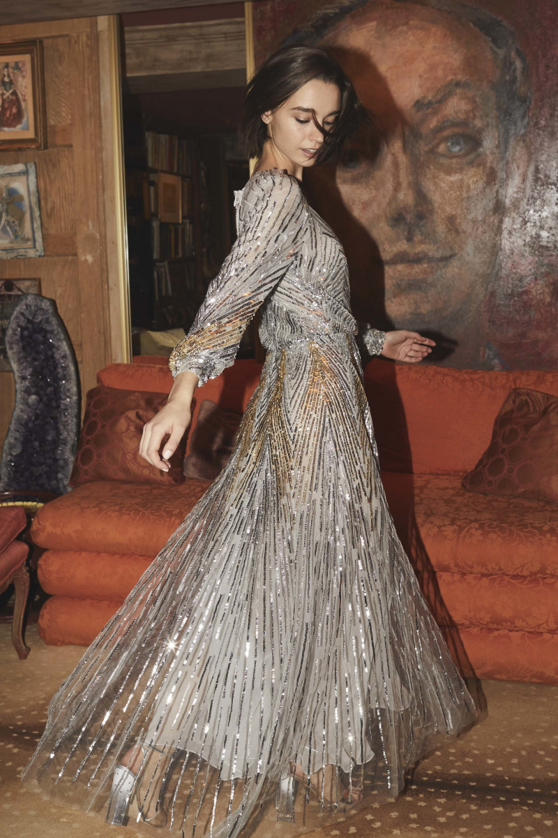 00025-monique-Lhuillier-fall-2019.jpg