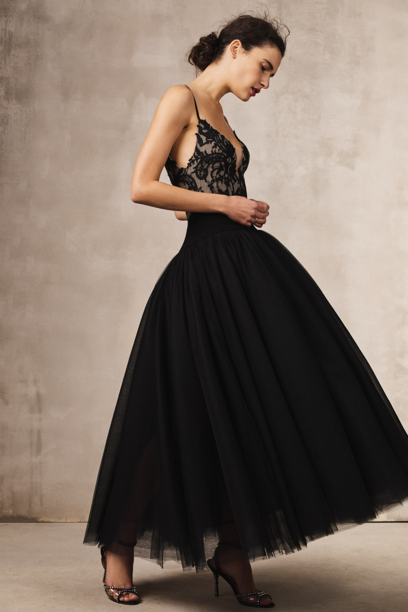 00002-Monique-Lhuillier-Fall-20-RTW-Credit-Stas-Komarovski.jpg