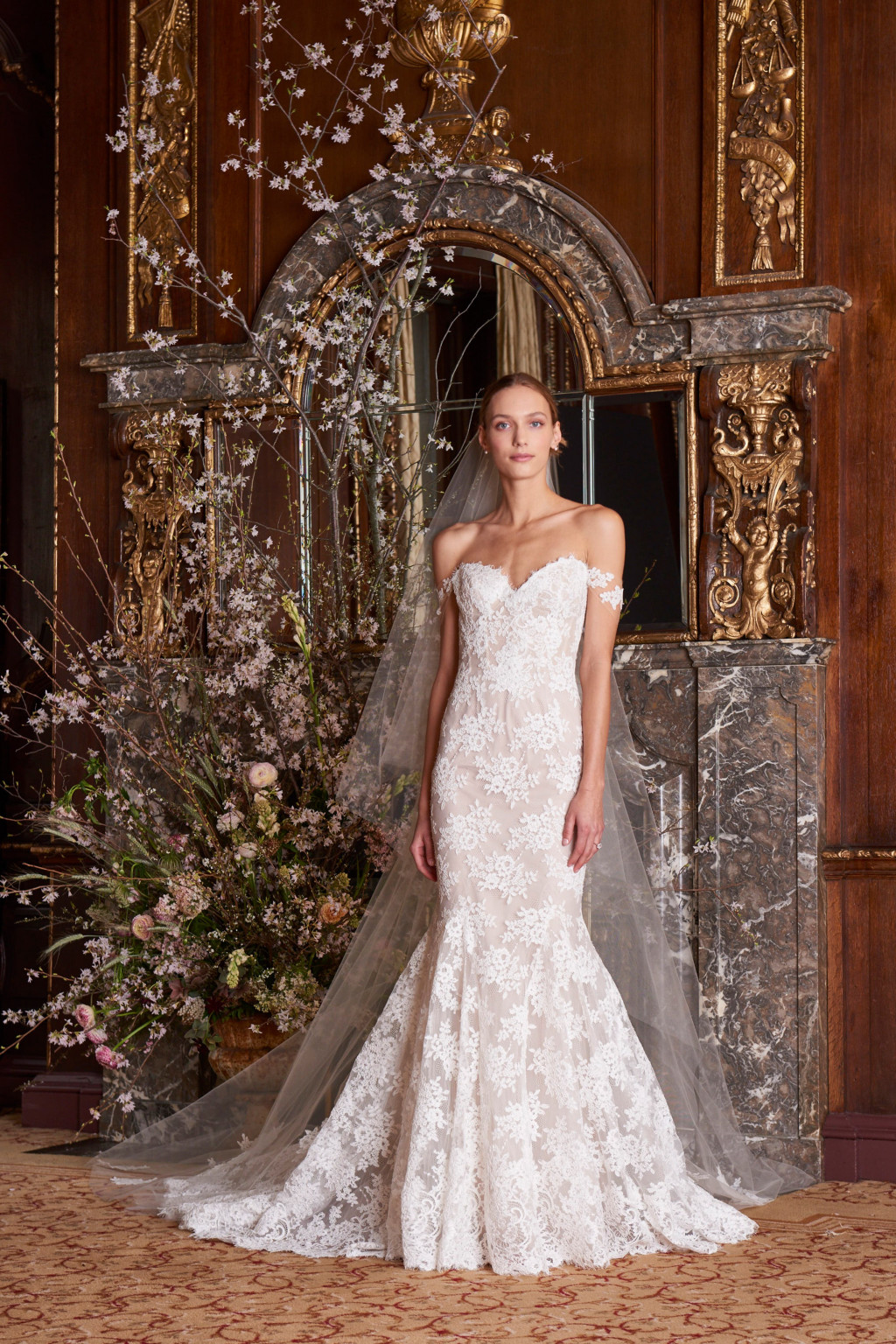 017-MoniqueLhuillier_Spring_2019_Bridal_Look_17_Eve.jpg