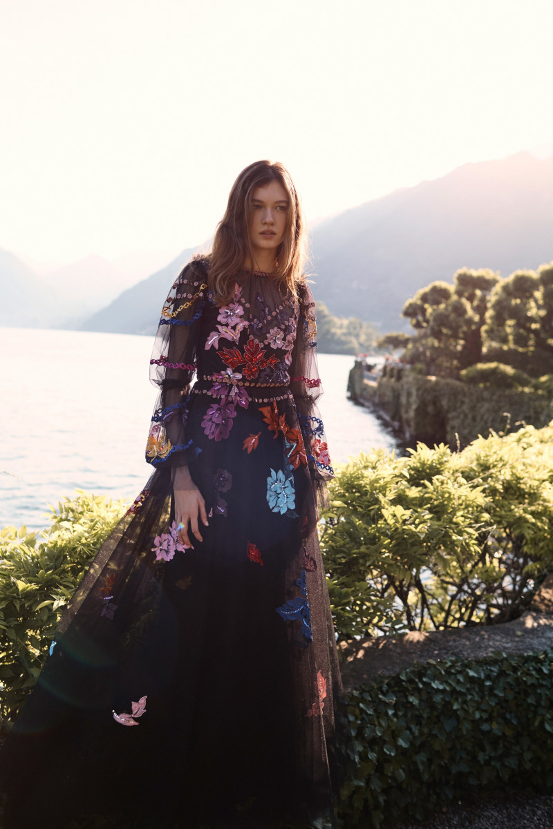 00023-Monique-Lhuillier-Spring-20.jpg