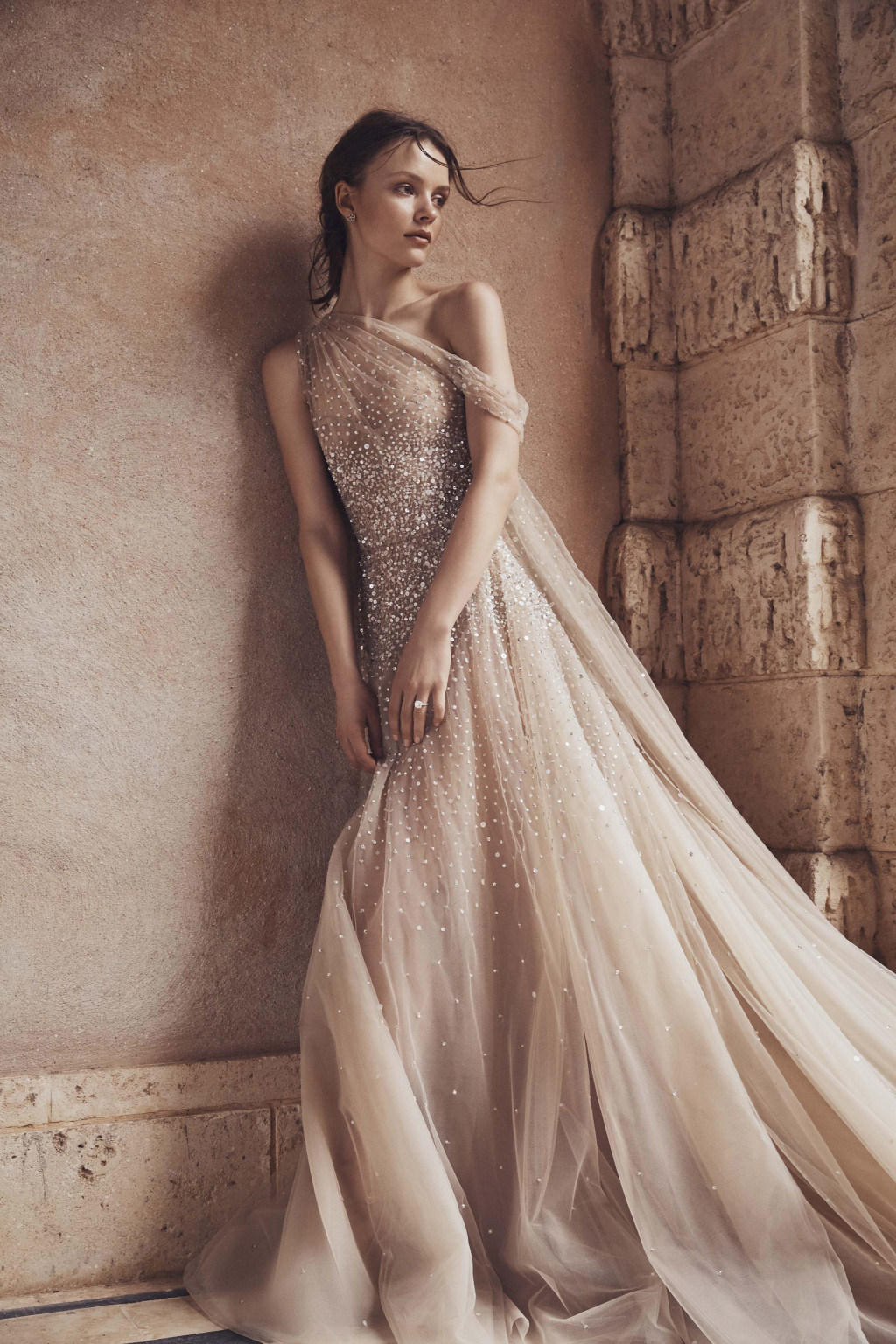 00009-Monique-Lhuillier-New-York-Bridal-Spring-2020-credit-Jennifer-Massaux.jpg
