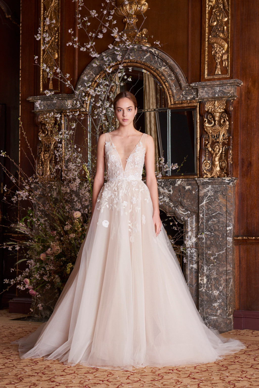 013-MoniqueLhuillier_Spring_2019_Bridal_Look_13_Clementine.jpg