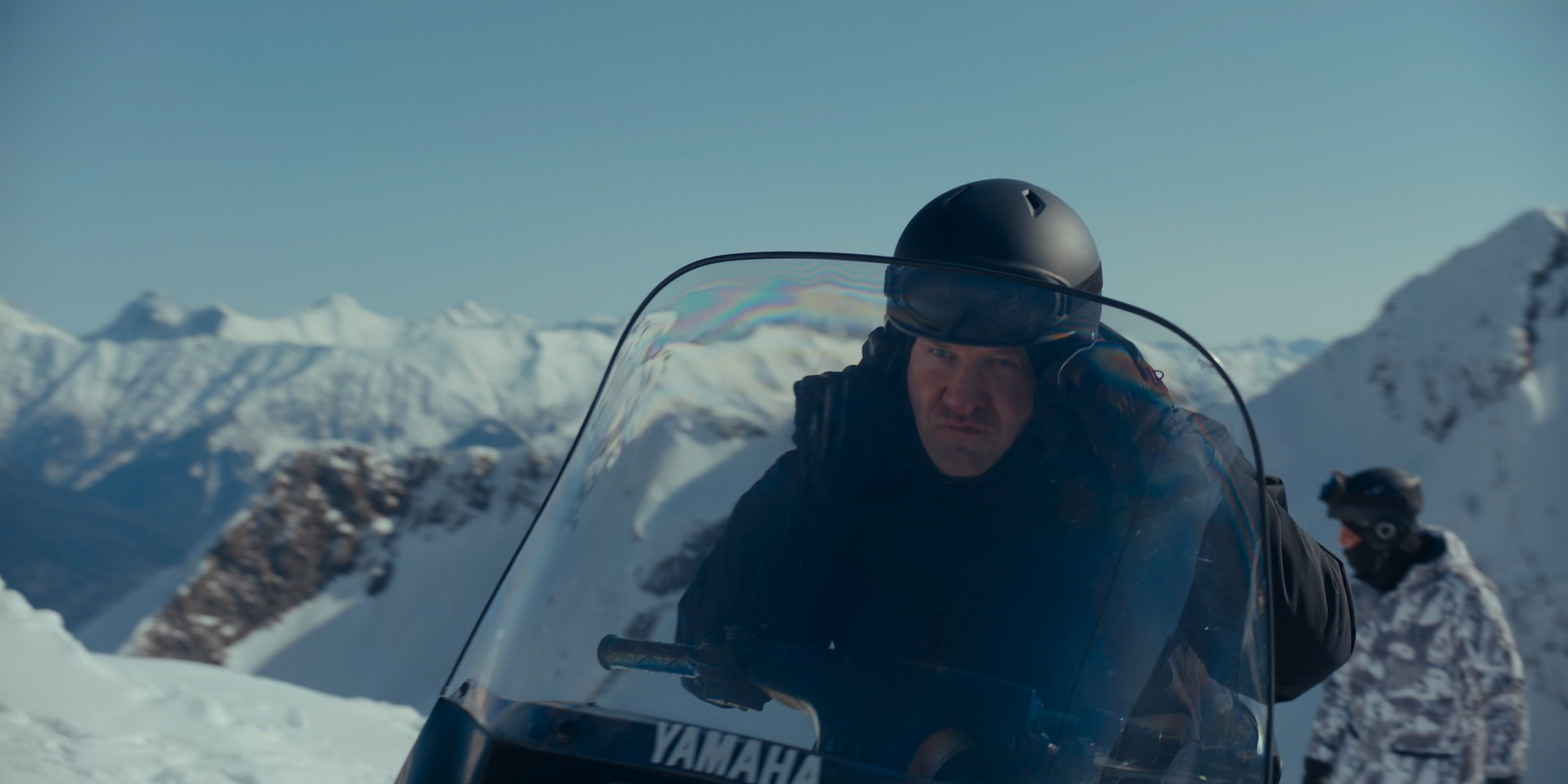 [NOOBDL]Mazhor.S05E01.2160p.WEB-DL.x265.HDR_sample.mkv_snapshot_00.48.000.png
