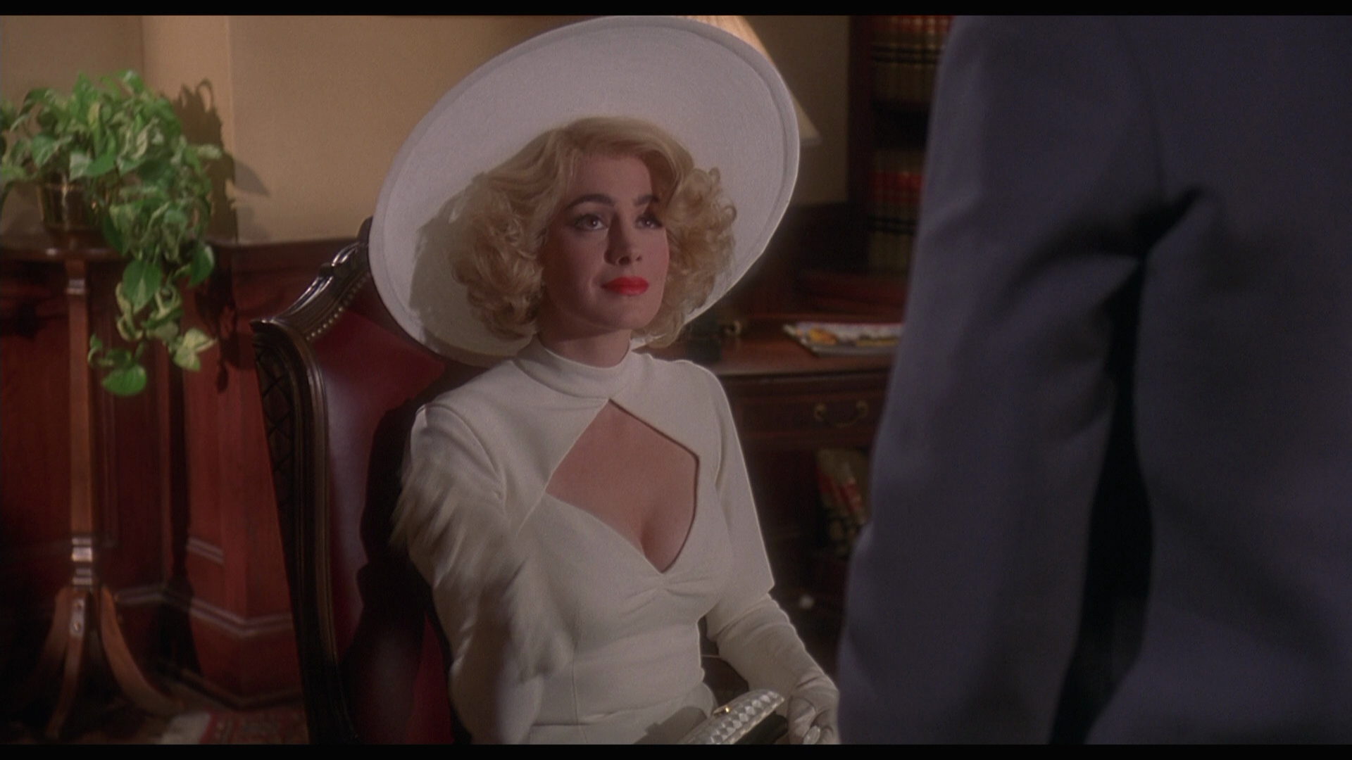 Fatal.Instinct.1993.Olive.Films.BDRemux.1080p.mkv_20260705_153939.636.png