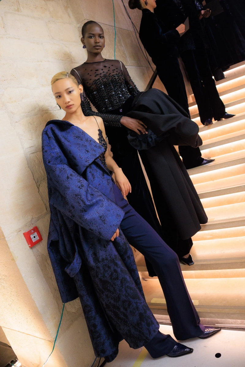 ARMANIPRIVE_PARISCOUTUREFW26_BACKSTAGE_ACIELLE_09.webp
