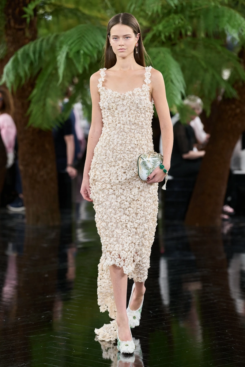 00064-christian-dior-fall-2026-couture-credit-gorunway.webp