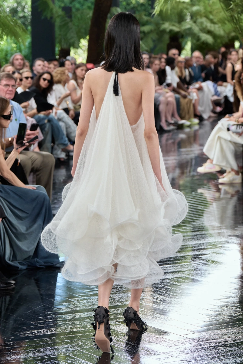 00125-christian-dior-fall-2026-couture-details-credit-gorunway.webp