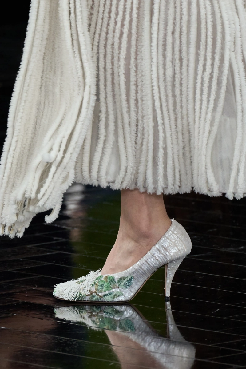 00030-christian-dior-fall-2026-couture-details-credit-gorunway.webp
