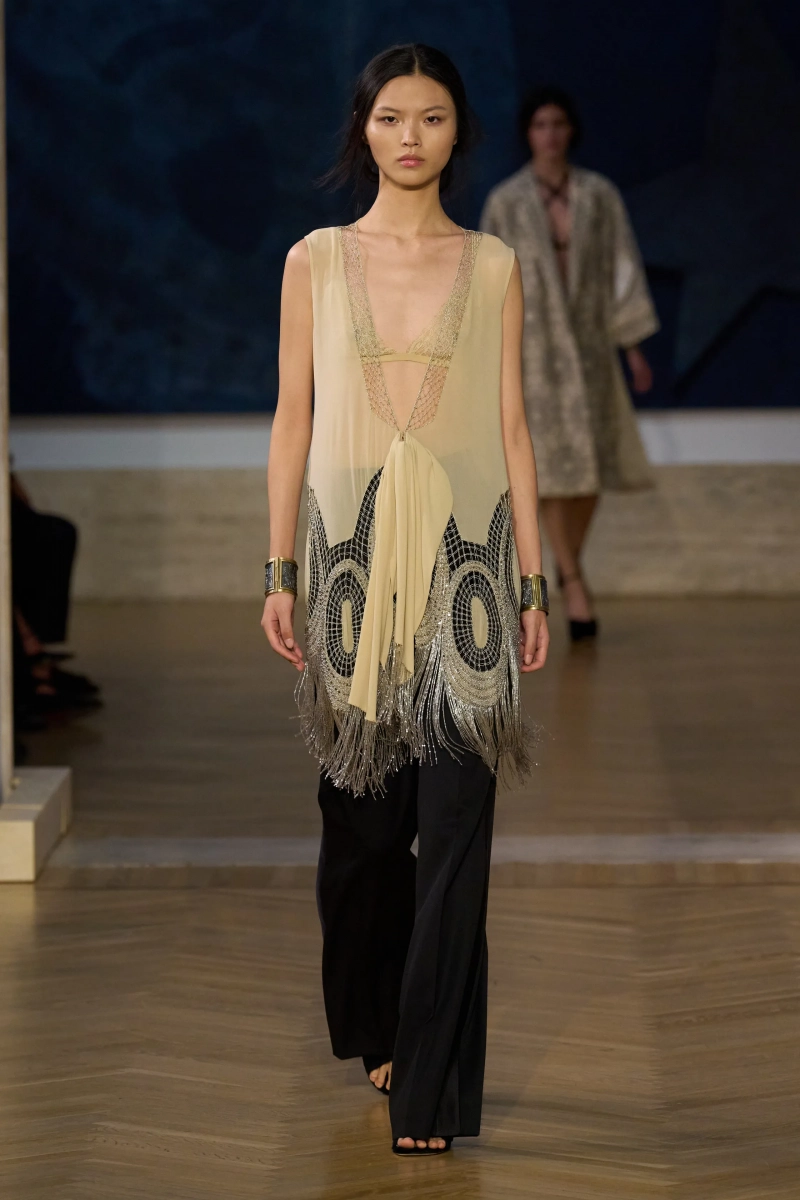 00030-fendi-fall-2026-couture-credit-gorunway.webp