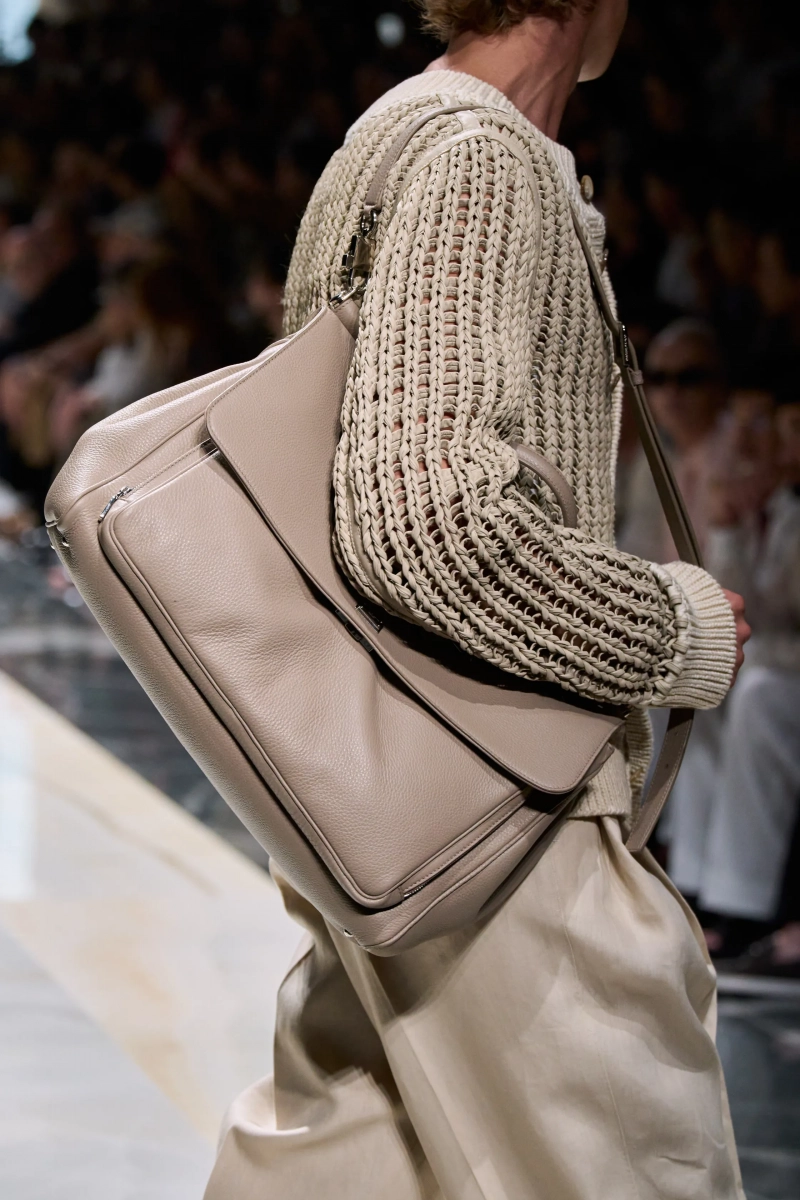 00120-dolce-and-gabbana-spring-2027-menswear-details-credit-gorunway.webp