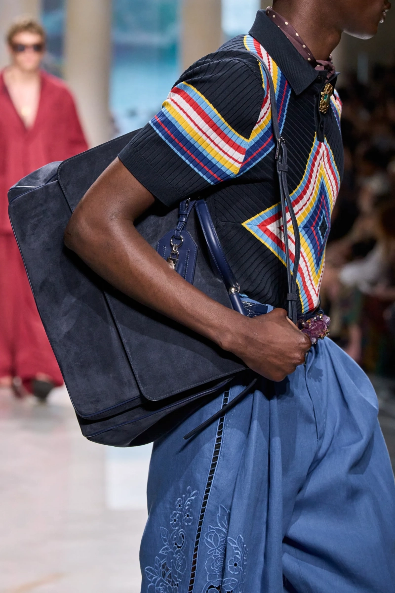 00141-dolce-and-gabbana-spring-2027-menswear-details-credit-gorunway.webp