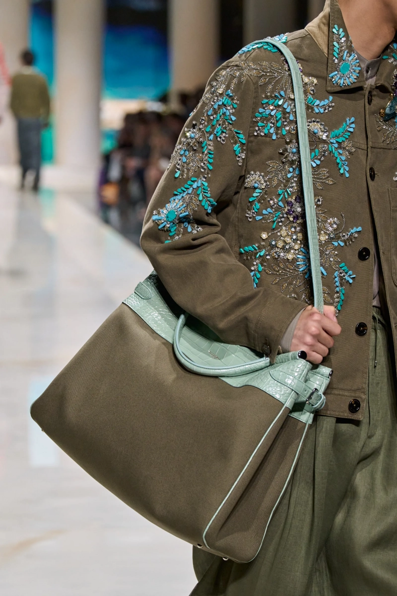 00202-dolce-and-gabbana-spring-2027-menswear-details-credit-gorunway.webp