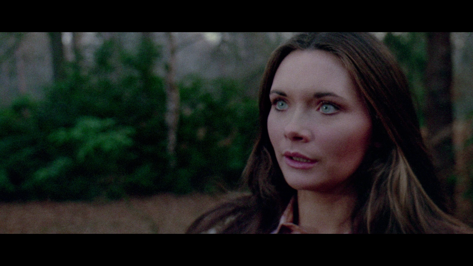 Satan's.Slave.1976.BDRemux.1080p.mkv_snapshot_00.33.23.618.png