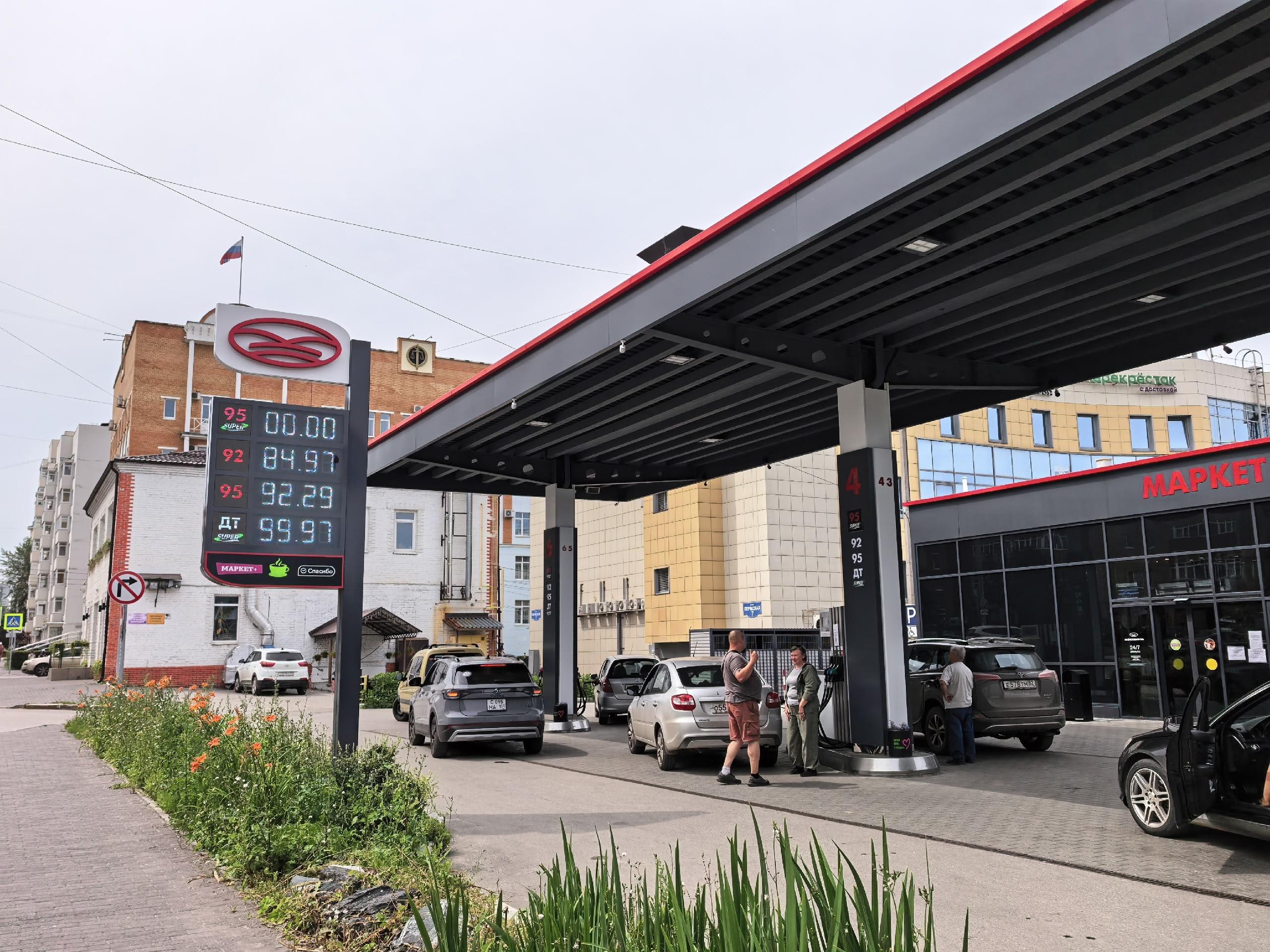 В Перми увеличены лимиты на продажу бензина: новые нормы на АЗС
