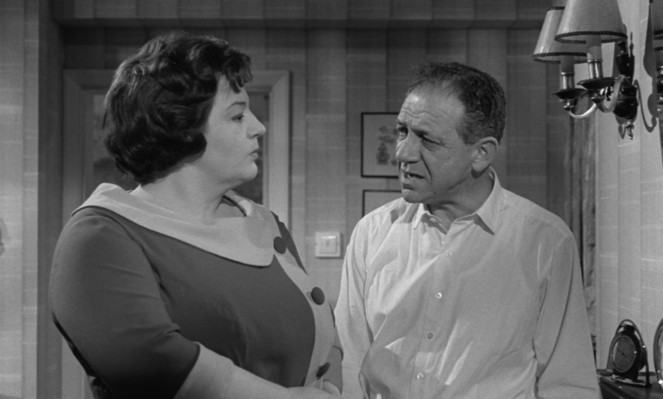 Так держать, таксист.1963.BDRip AVC msltel.mkv_snapshot_00.39.27.086.jpg