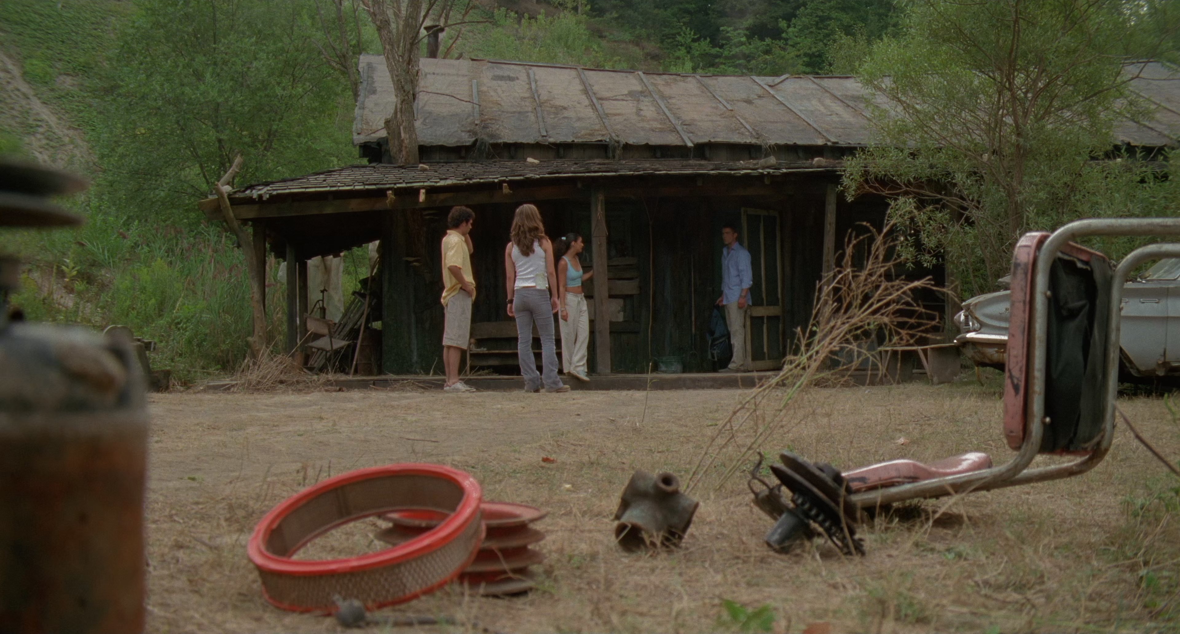 Wrong Turn (2003) UHD BDRip 2160p [4K, HDR10, 10-bit].mkv_snapshot_00.25.00.000.jpg