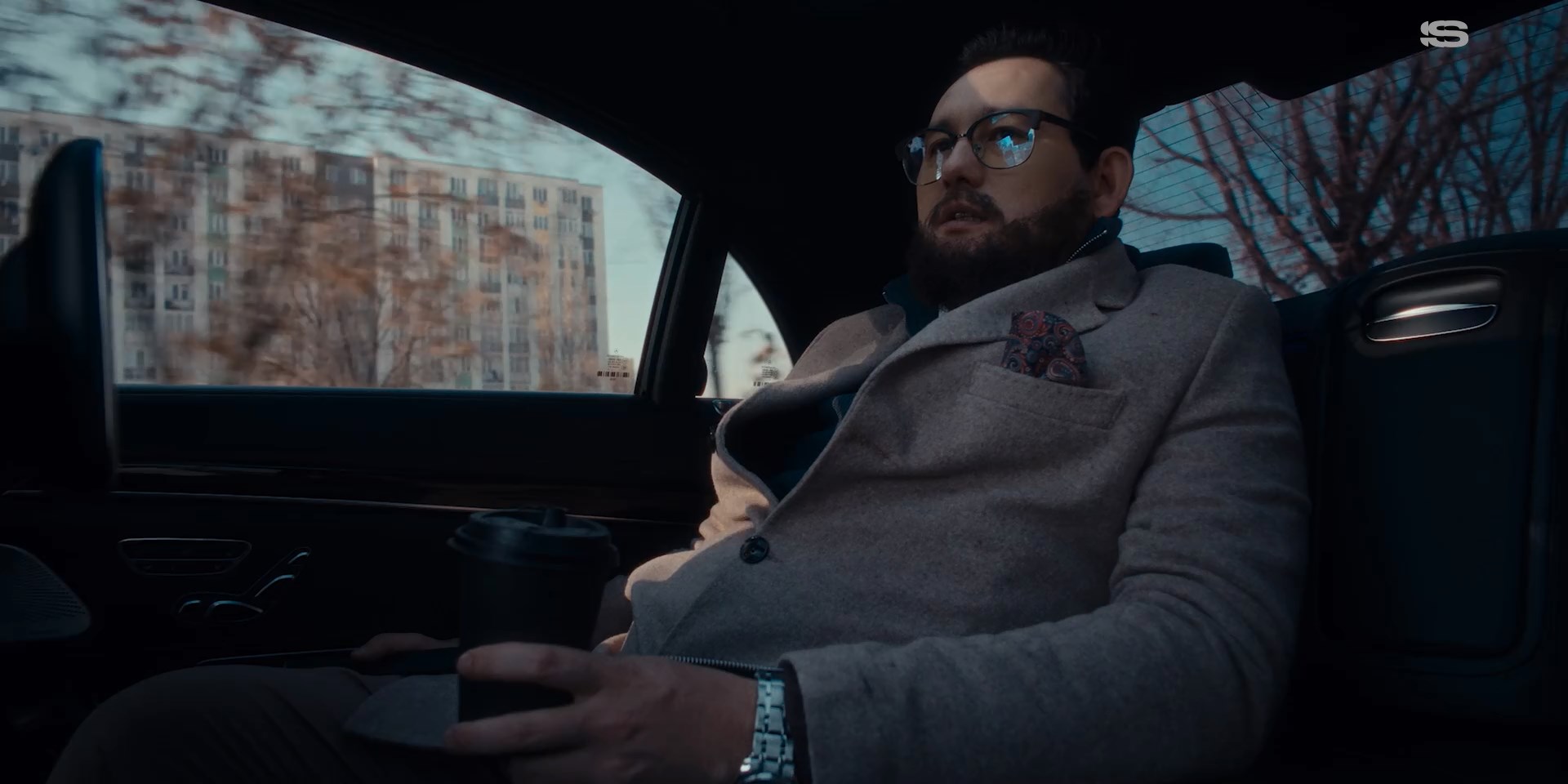 0.Moshenniki.S01.E01.2023.WEB-DL.1080p.ExKinoRay.mkv_snapshot_06.57.000.jpg