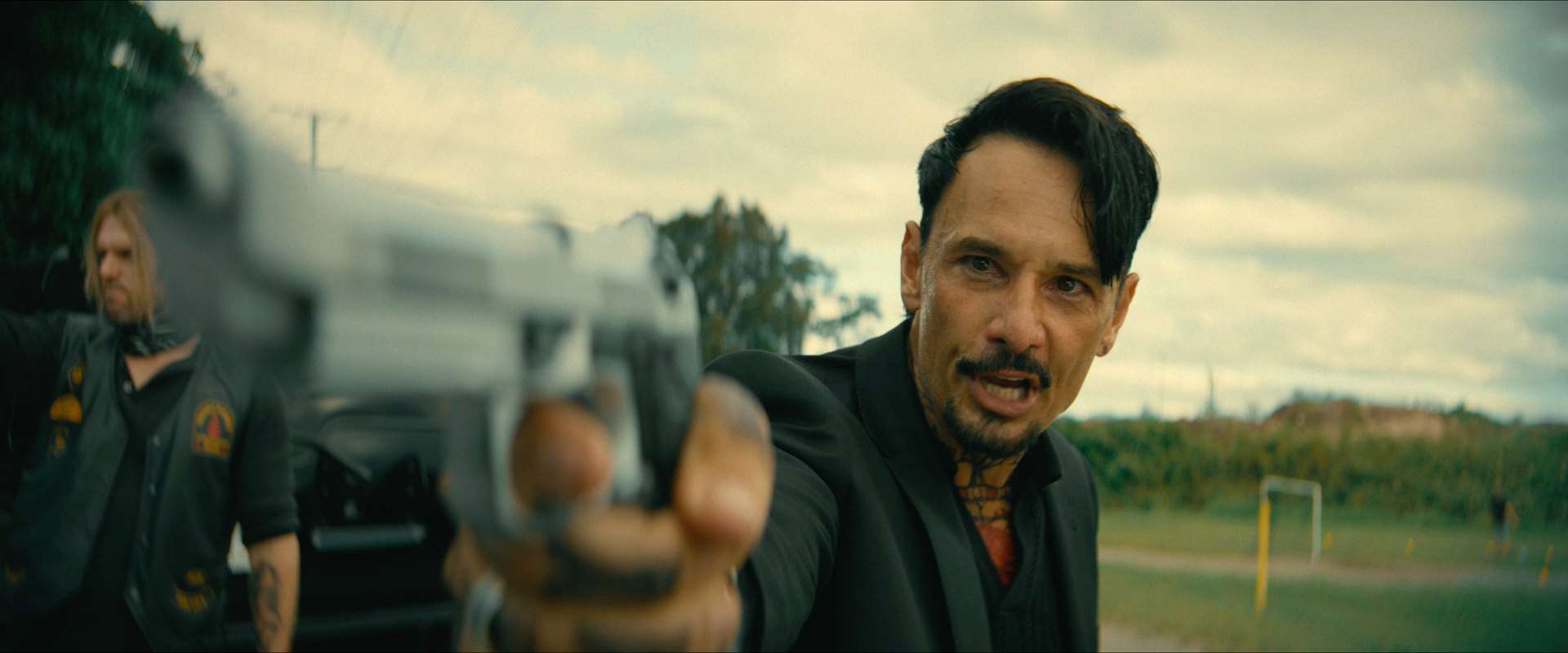 Курьер.2026.MVO.WEB-DL.1080p.AMZN.x264.seleZen.mkv_20260930_163422.777.png