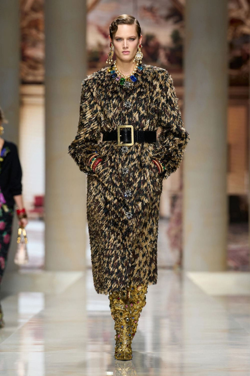Dolce-Gabbana-Spring-Summer-2027-Runway-Magazine-14.jpg