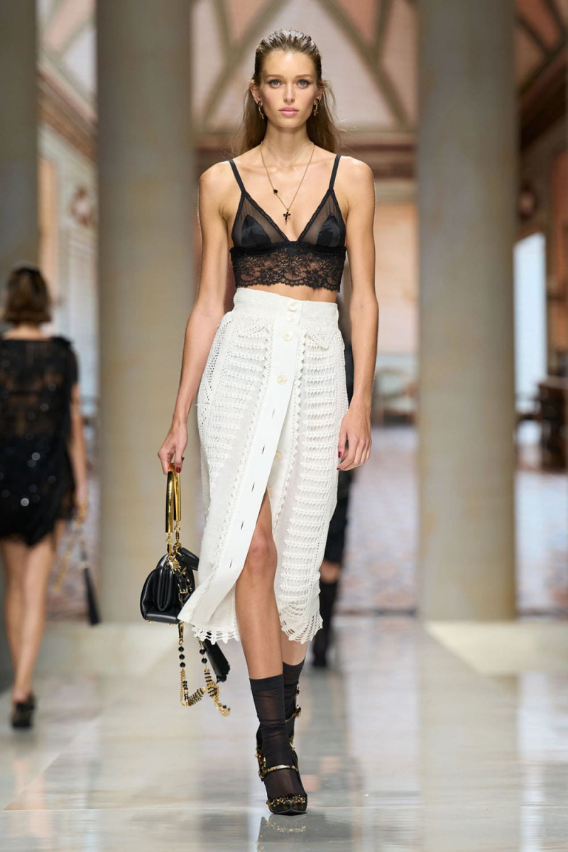 Dolce-Gabbana-Spring-Summer-2027-Runway-Magazine-4.jpg