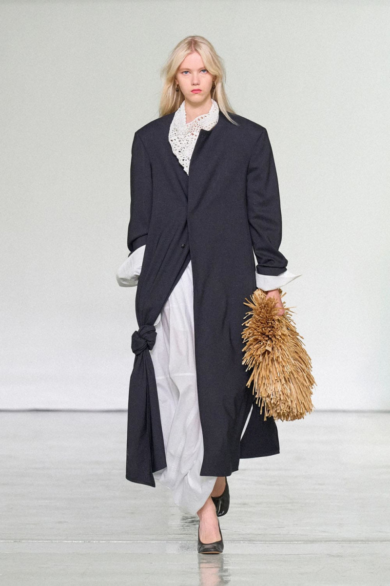 Bottega-Veneta-Spring-Summer-2027-Runway-Magazine-7.jpg