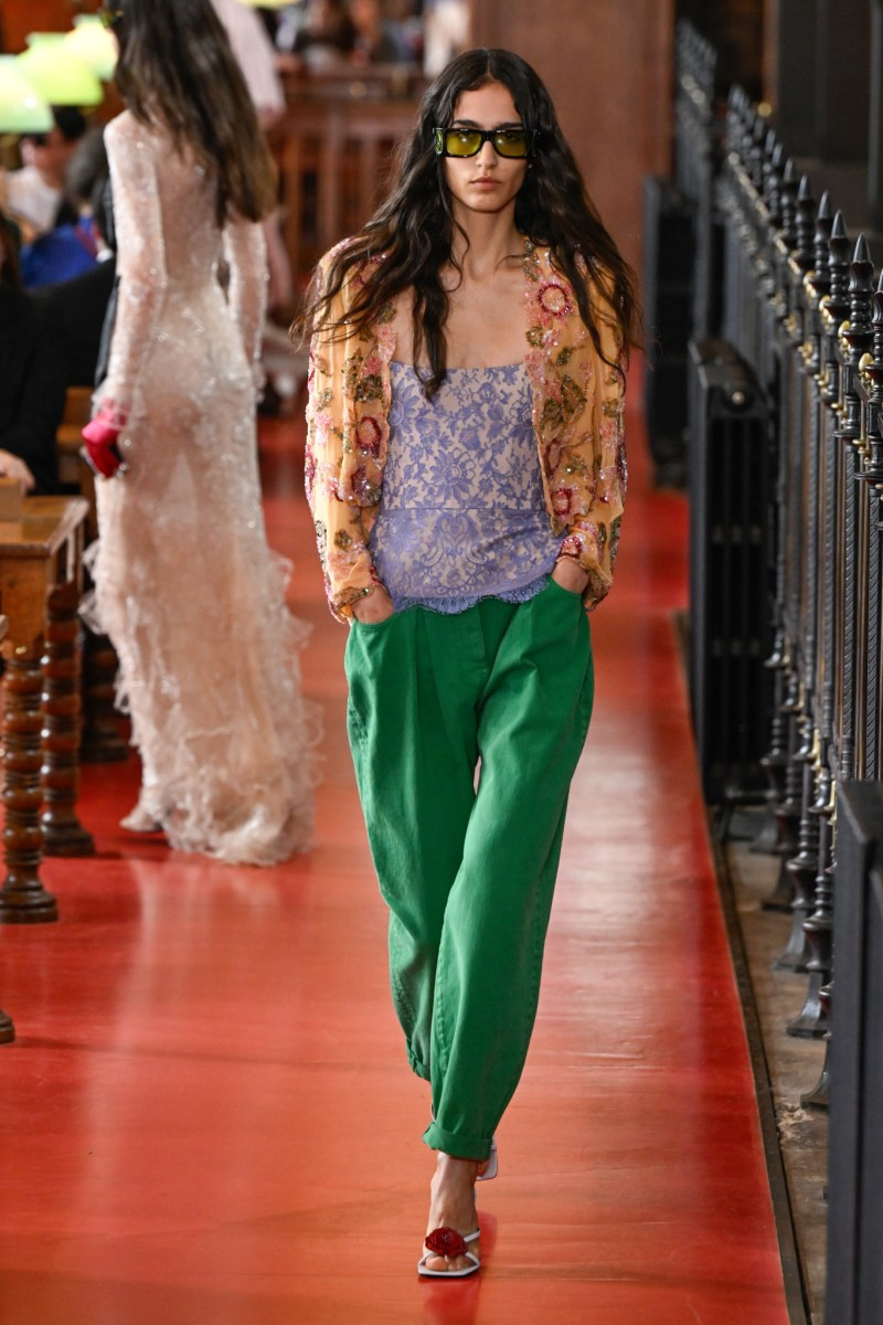 valentino-spring-27-rtw-pfw-r-gg-038.jpeg