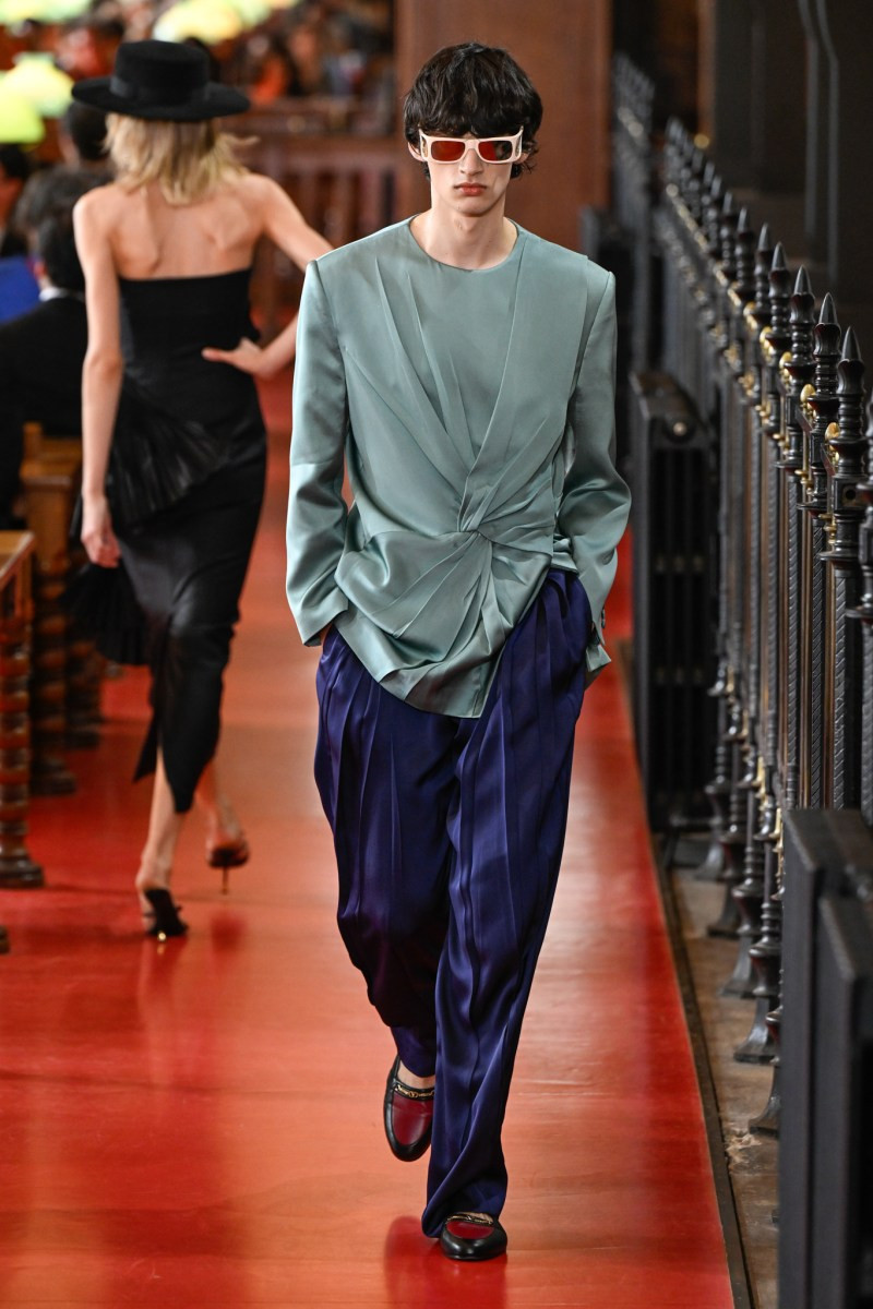 valentino-spring-27-rtw-pfw-r-gg-074.jpeg