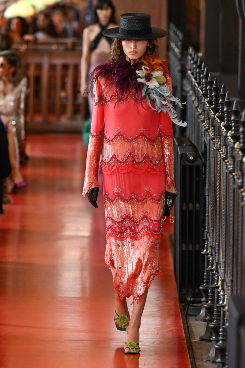 valentino-spring-27-rtw-pfw-r-gg-061.jpeg