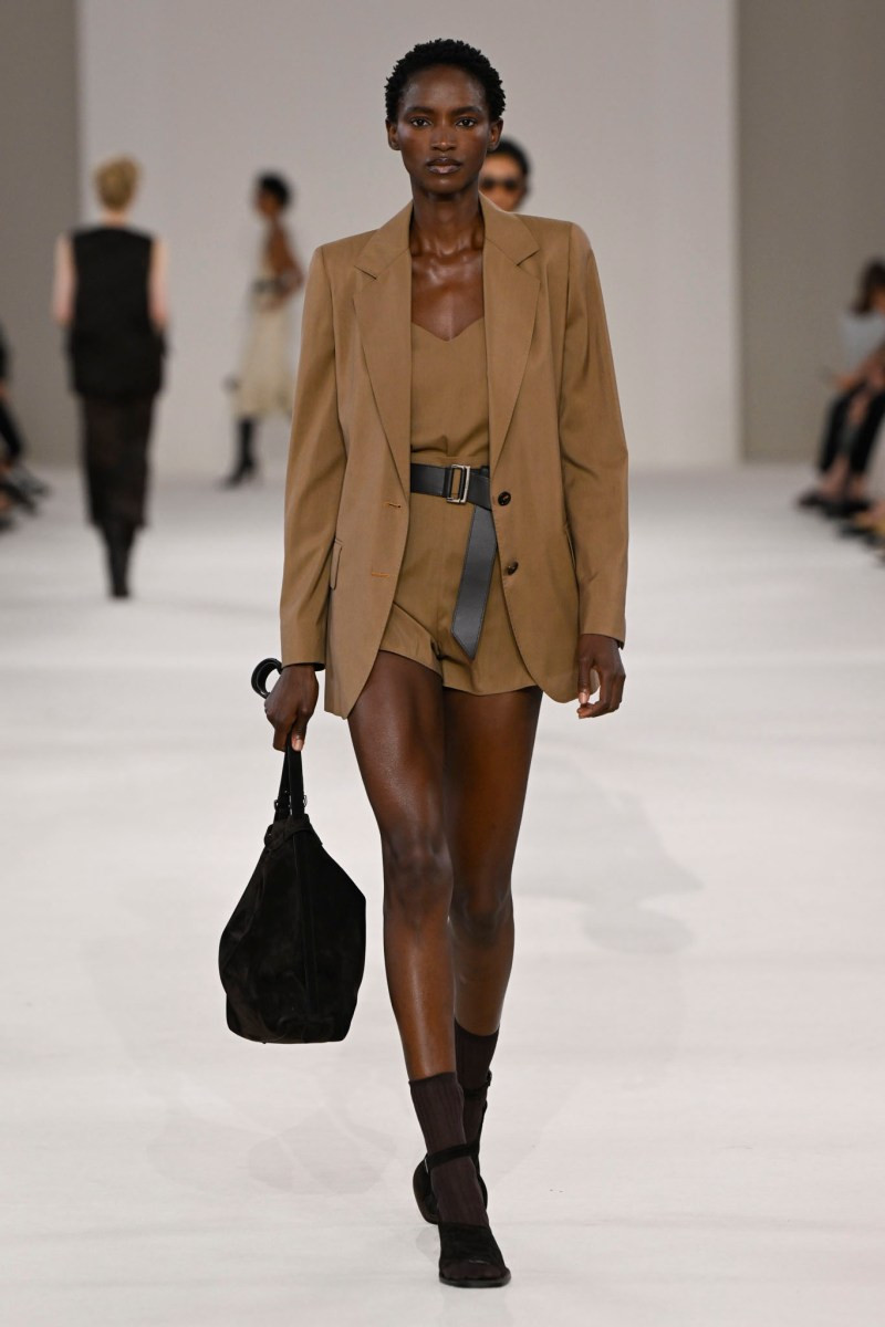 max-mara-spring-27-rtw-r-gg-033.jpg
