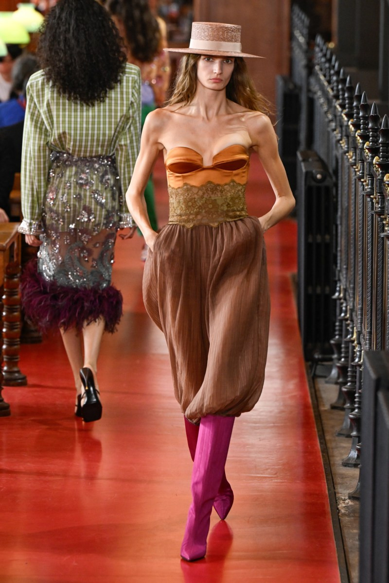 valentino-spring-27-rtw-pfw-r-gg-045.jpeg