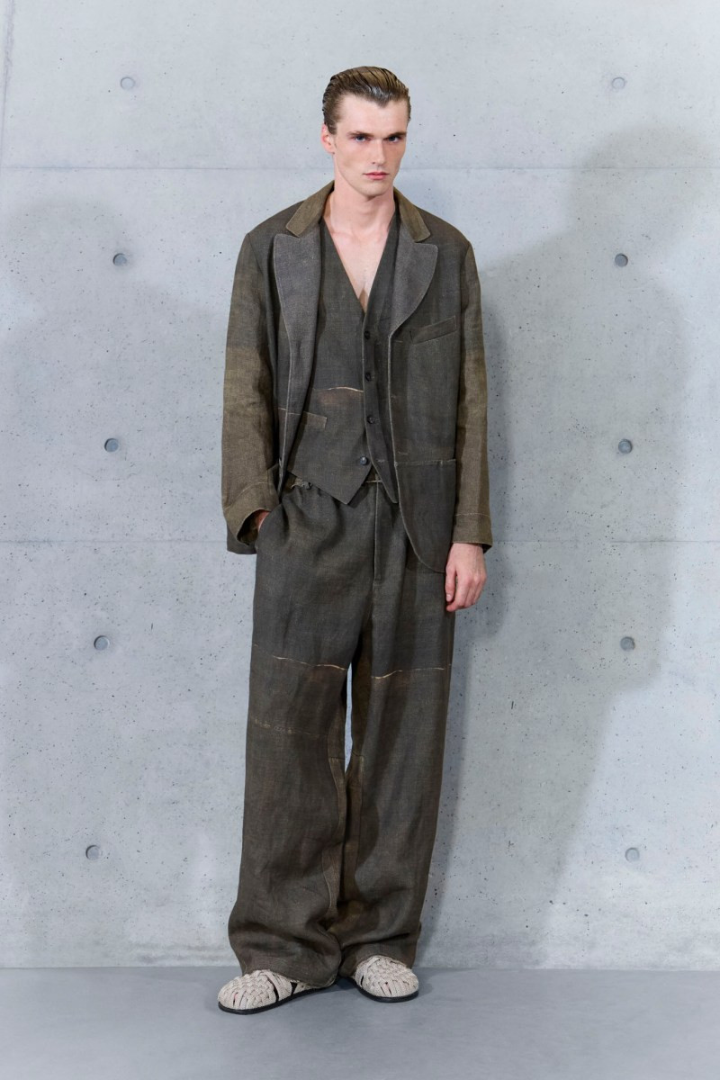 emporio-armani-spring-27-rtw-ctsy-025.jpg