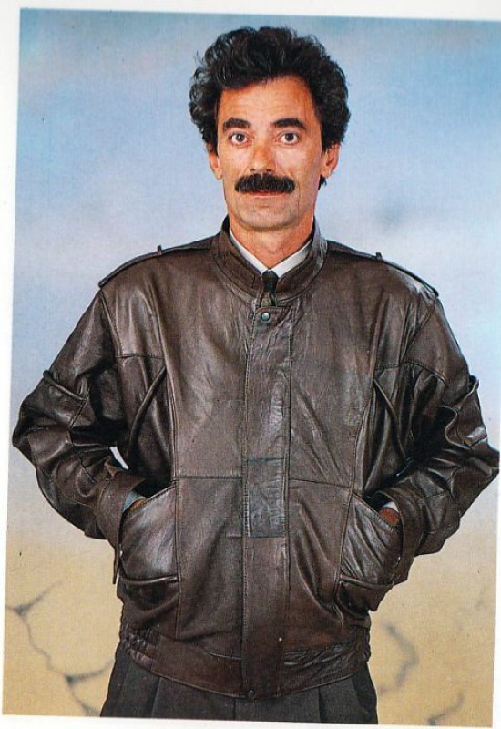 Мужчины 80 х годов. Мода 80х кожанки. Кожаная куртка 90-х. Кожаная куртка в стиле 90-х. Кожаная куртка 80-х.